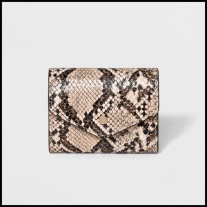 ⭐️Snake Print Mini Wallet $5⭐️